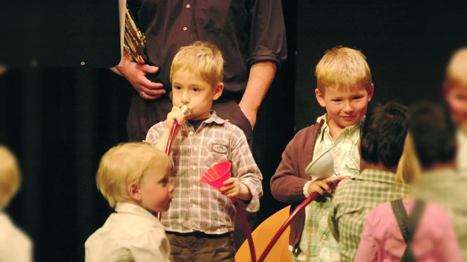 „mini.musik“ führt Kinder spielerisch an die klassische Musik heran. (Foto: pi)