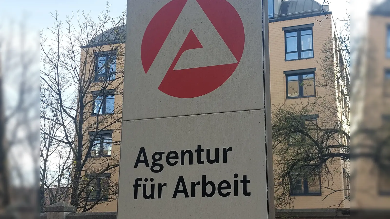 Für die Mitarbeiter der Agentur für Arbeit gibt es nach wie vor jede Menge zu tun.  (Foto: bas)