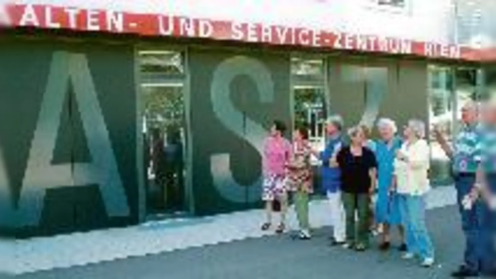 Das Warten hat bald ein Ende: Das Alten- und Servicezentrum am Platz der Menschenrechte öffnet seine Pforten: Beim Tag der offenen Tür am 2. und 4. Oktober kann man das ASZ kennenlernen.	  (Foto: ASZ)