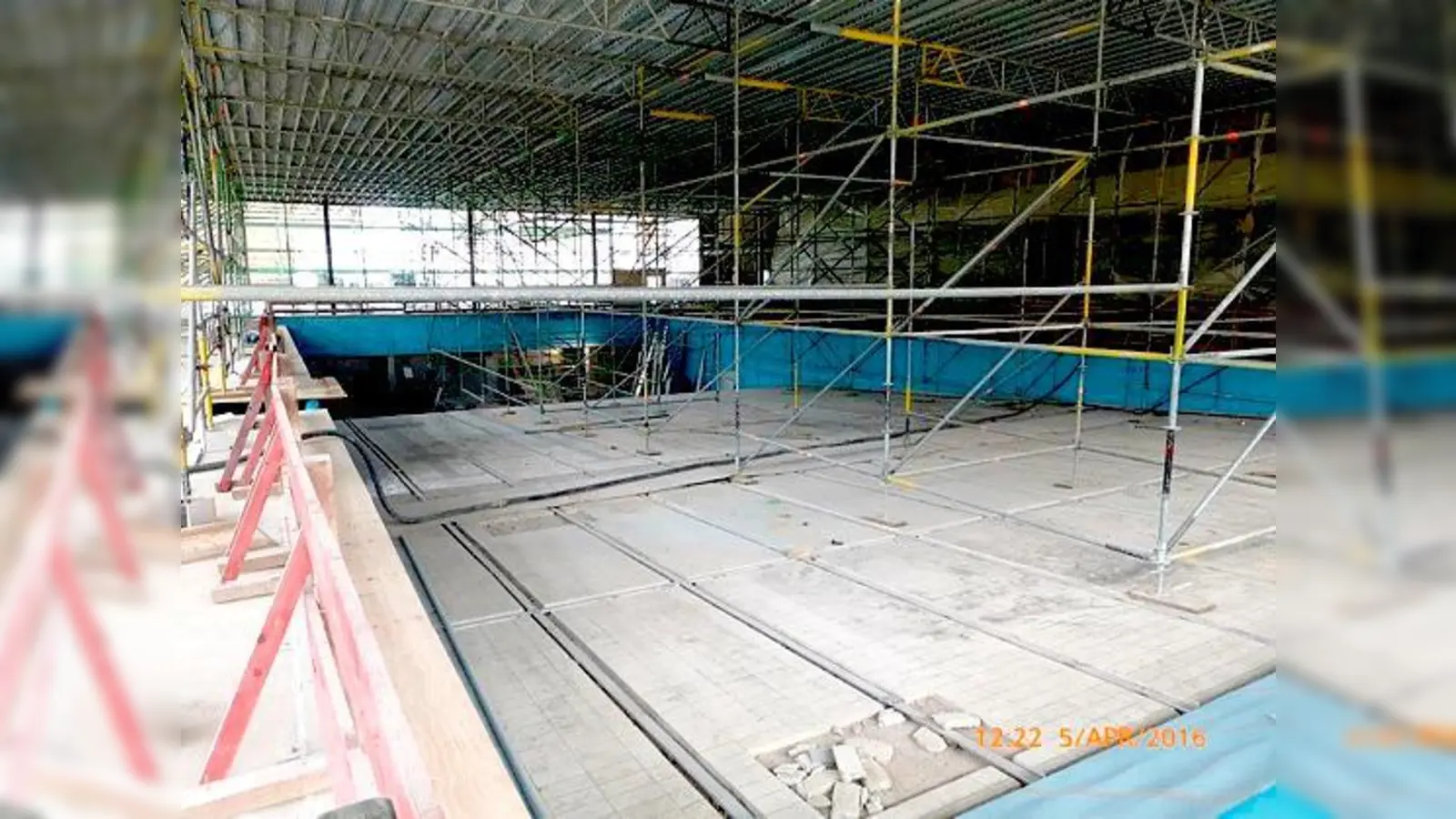 Das Gebäude und die Technik des Cosimawellenbades waren nach 34 Betriebsjahren dringend sanierungsbedürftig. Im Herbst eröffnet das Bad neu.	 (F.: SWM)