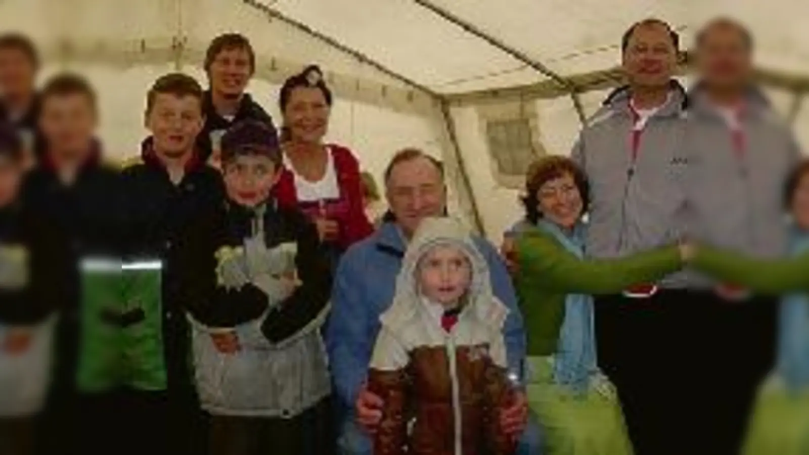 Georg »Katsche« Schwarzenbeck (Mitte, knieend) war in Ottershausen bei Filmteam und Fans gleichermaßen beliebt.	 (Foto: sh)