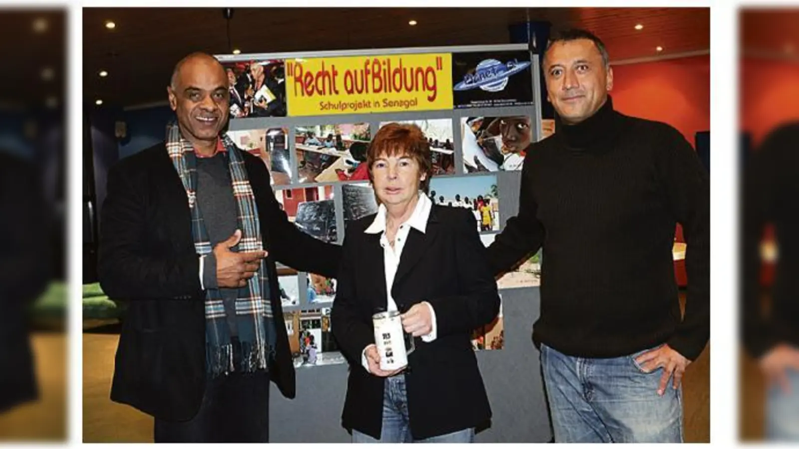 Charles M. Huber (links) präsentierte auf Einladung von Brigitte Scholle (VdK) und Deniz Dadli (Planet ,O) sein Projekt.  (Foto: VA)