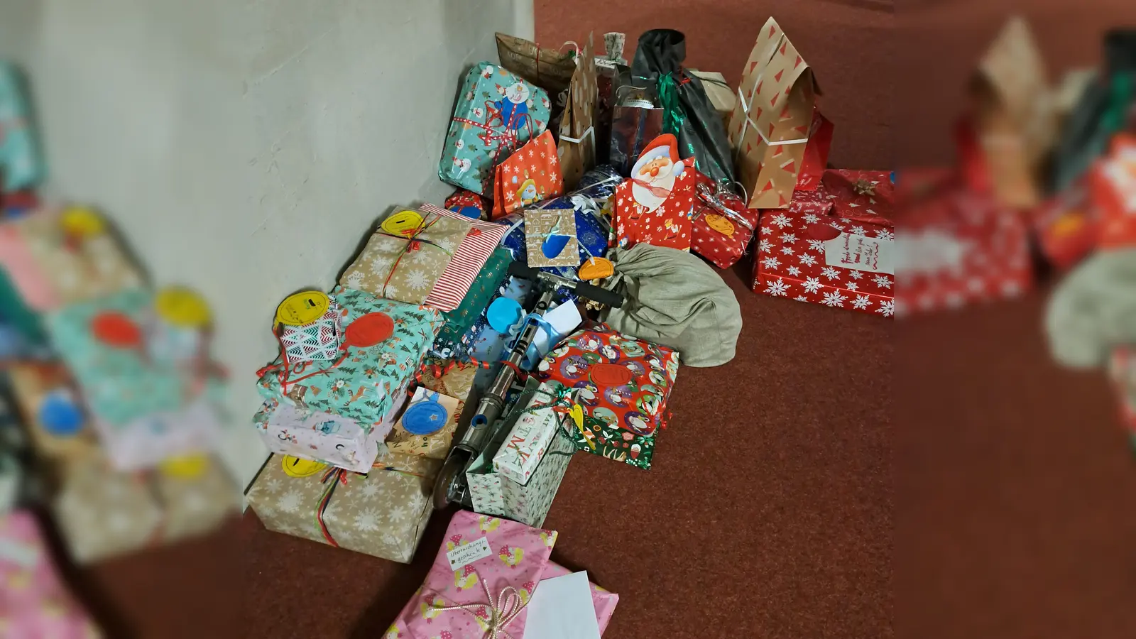 Die „Köwies” beschenkten an Weihnachten andere Kinder. (Foto: Sch)