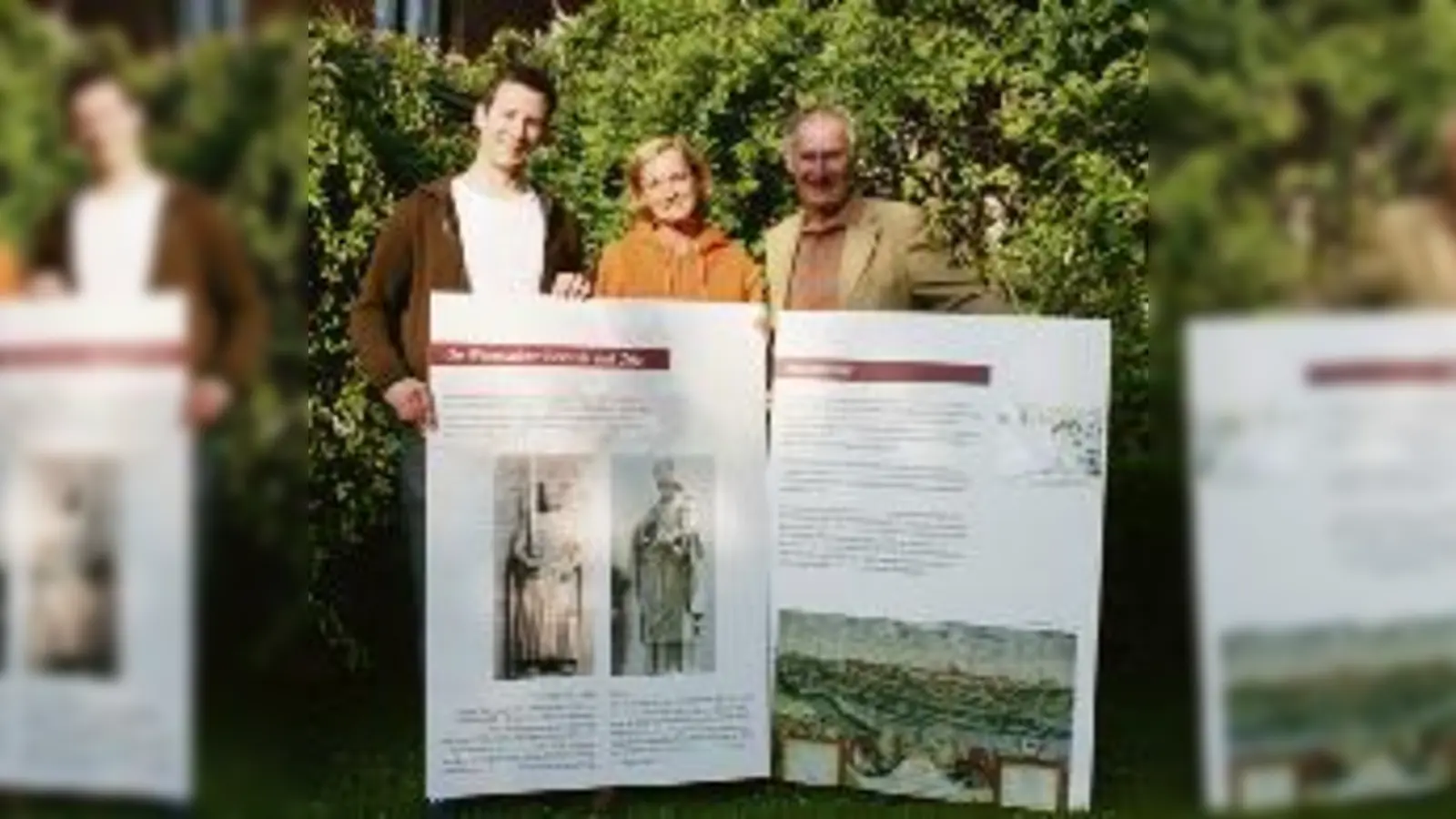 Die Ausstellungsmacher »Föhring  Geburtshelfer Münchens«: Alexander Strathern, Dietlind Pedarnig und der Vorsitzende des NordOstKulturVereins Roland Krack mit zwei der 39 Schautafeln der Ausstellung.	 (Foto: ak)