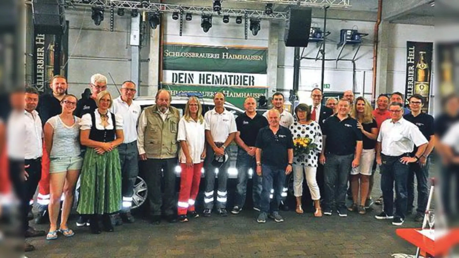 Der HvO Haimhausen feierte mit Bürgermeister Peter Felbermeier und dem BRK-Kreisvorsitzenden Bernhard Seidenath 25-jähriges Bestehen. 	 (Foto: privat)