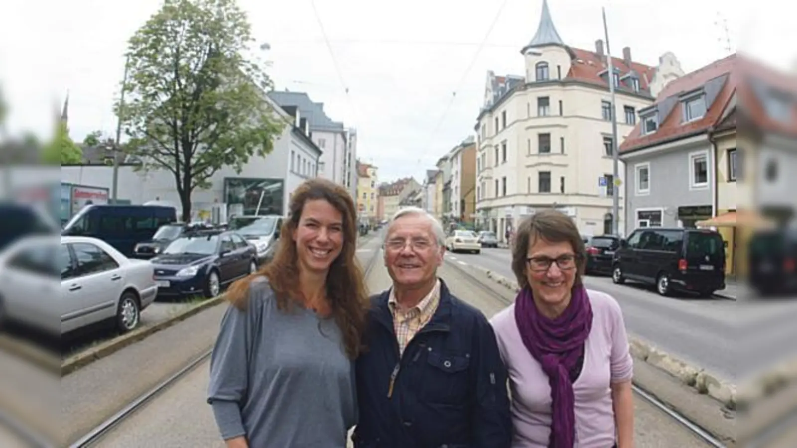 Ganz besondere Stadt- und Lebenspläne Giesings wollen Anette Weber und Vanessa Jeker (li.) entwerfen. Vieles an Giesinger Erfahrungen kann dabei auch Uwe Wolf beisteuern.	 (Foto: HH)