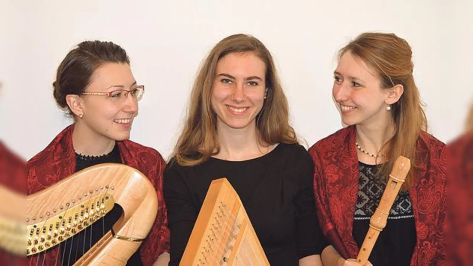 Anna Voß, Christine Horter und Lisa Schöttl sind schon alte Hasen bei den Otterfinger Kulturwochen. Sie treten am 31. Oktober auf.	 (Foto: VA)