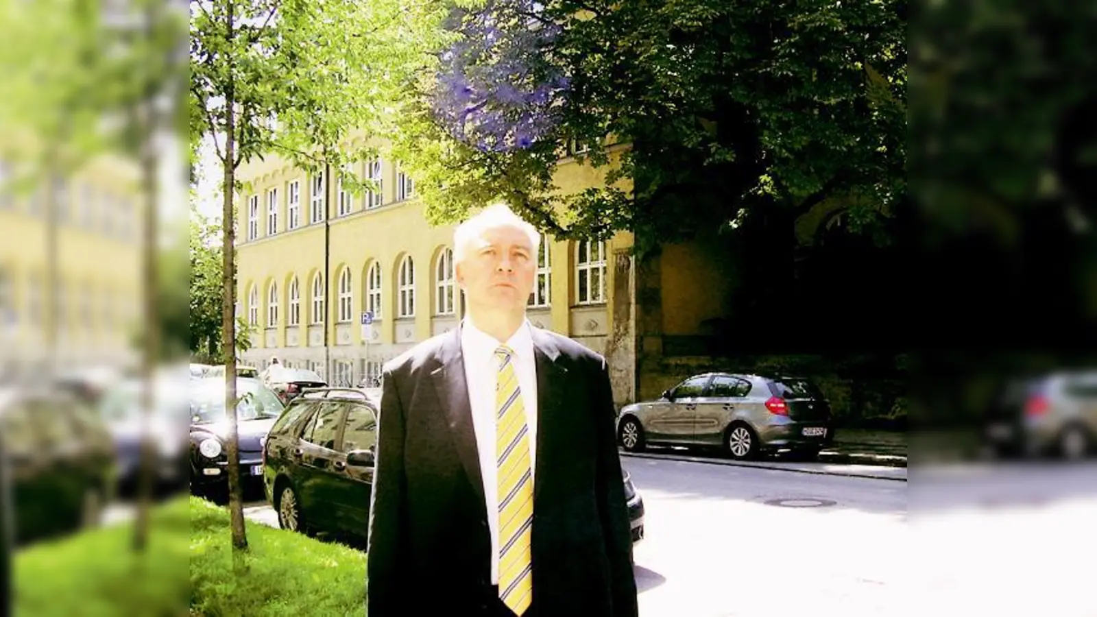 Peter Schwartze, Schulleiter des Oskar-von-Miller-Gymnasiums, will seine Schüler schützen und fordert eine bessere Kennzeichnung der 30er-Zone. 	 (Foto: js)