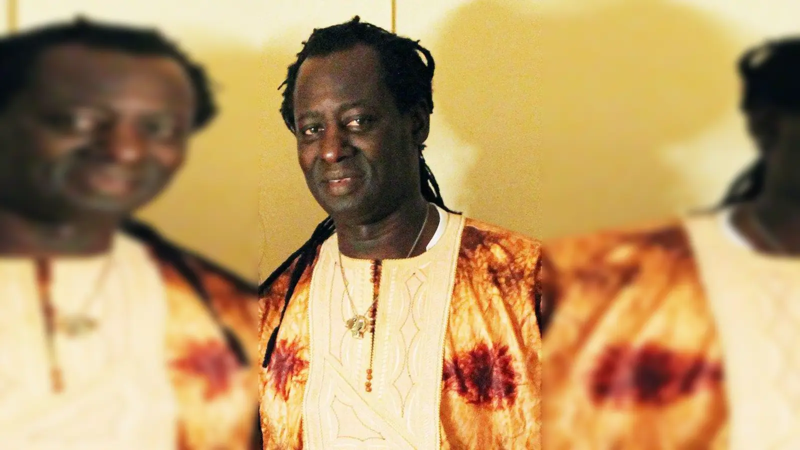 Der aus Westafrika stammende Künstler Ebou Fye Jassey lebt und arbeitet in Deutschland. In der Stadtbibliothek Laim ist derzeit eine Auswahl seiner farbenprächtigen Bilder ausgestellt. (Foto: pi)