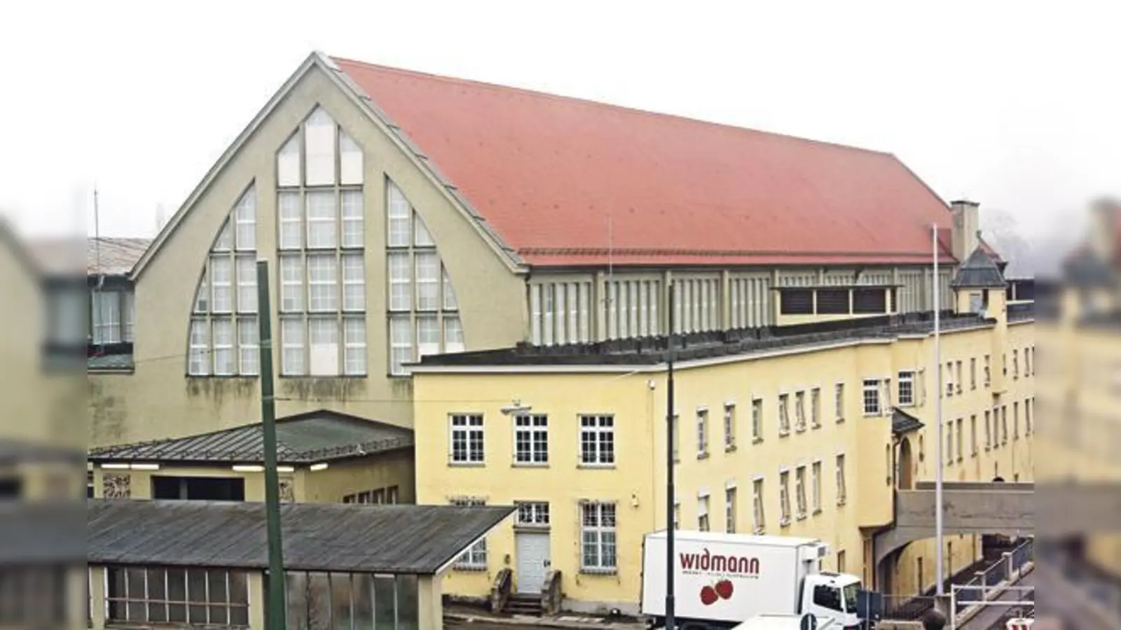 Die Großmarkthalle (hier die denkmalgeschützte Halle 1) steht vor dem Um- und Neubau. Teile des Geländes werden für andere Nutzungen frei.	 (Foto: job)