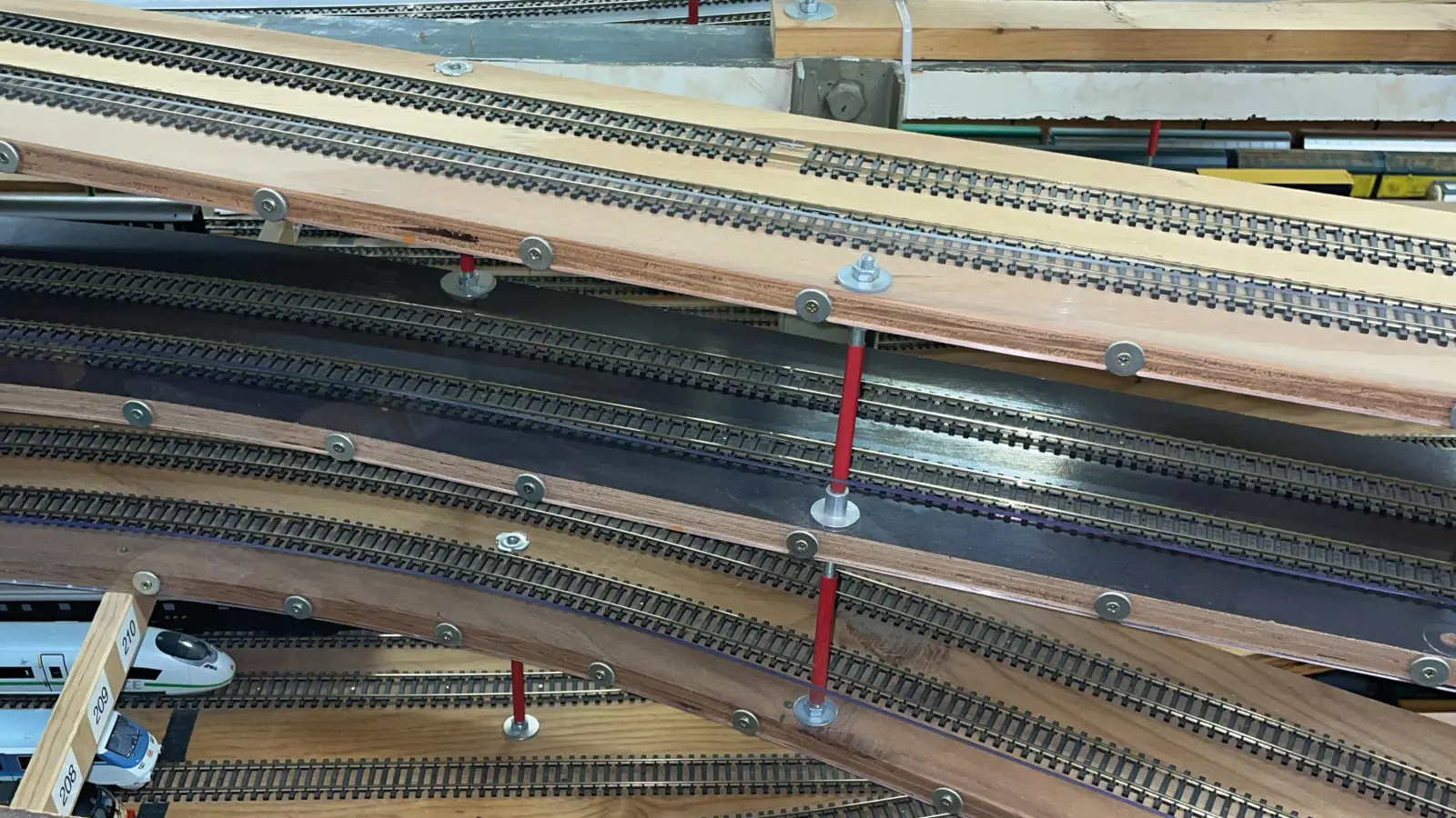 „Grand Central” ist der Name der neuen Ausstellung, die in der Rathausgalerie zu sehen ist. (Foto: © Rathausgalerie )