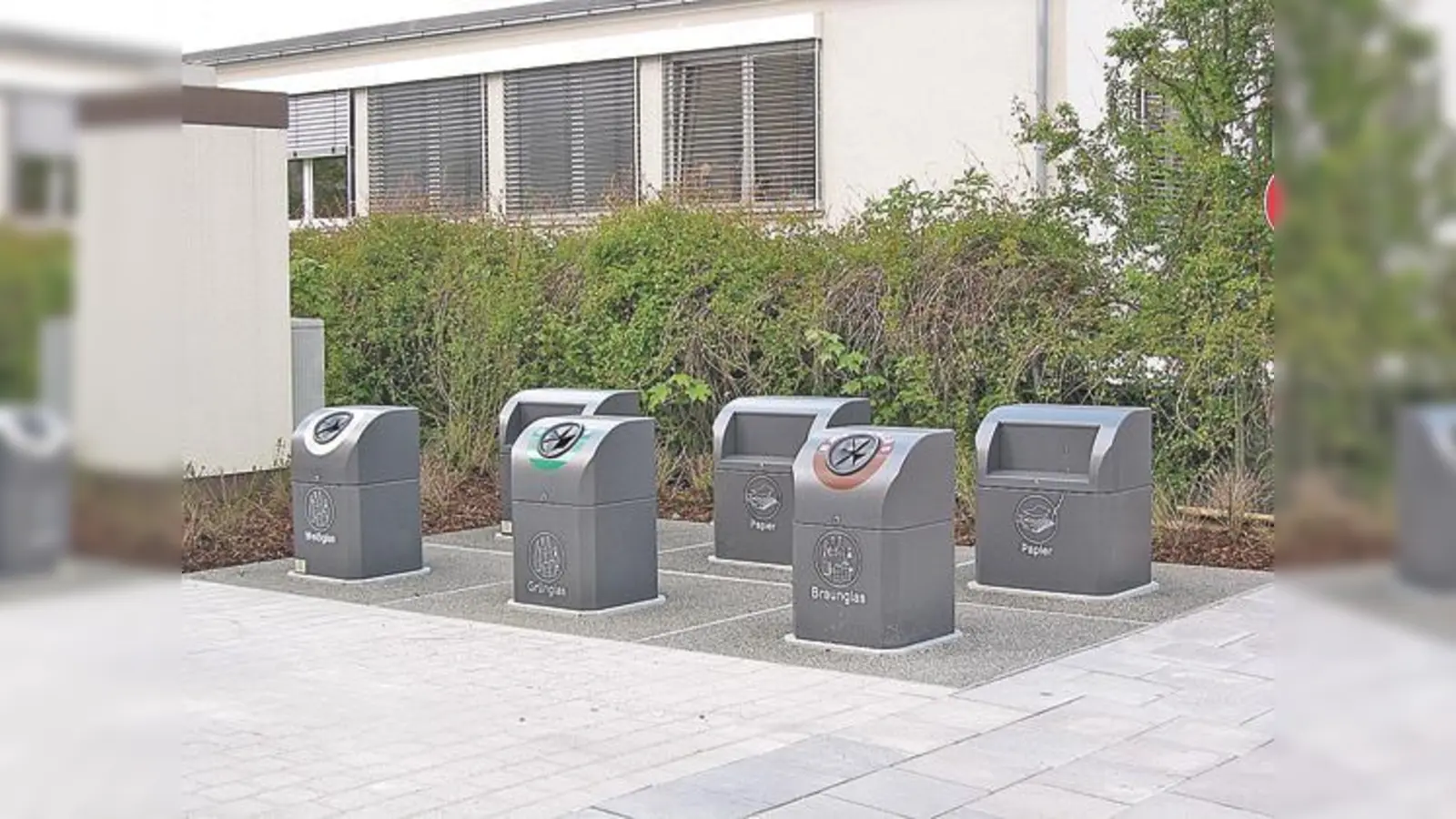 An der Blumenstraße sind die Wertstoffinseln bereits seit 2005 im Boden versenkt.  (Foto: ikb)