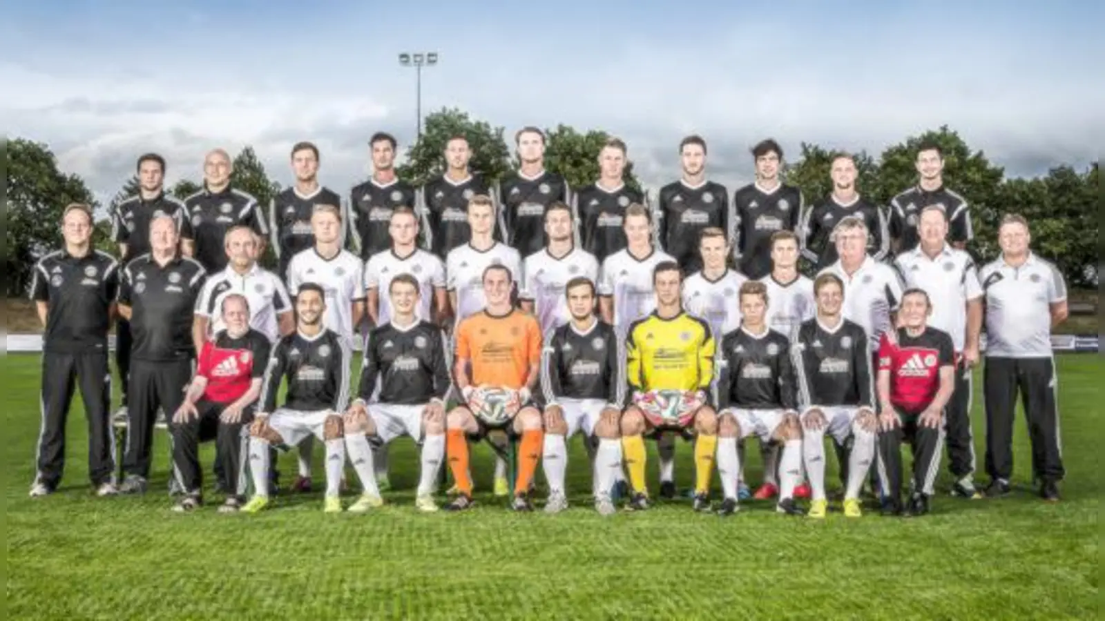 Die Fußballer des VfR Garching haben mit dem Aufstieg in die Regionalliga  Bayern Großes geleistet. Jetzt soll der Klassenerhalt her.	 (Foto: Verein)