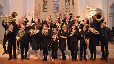 Der Posaunenchor St. Markus spielt und singt weihnachtliche Weisen.  (Foto: Pfarramt St. Markus)