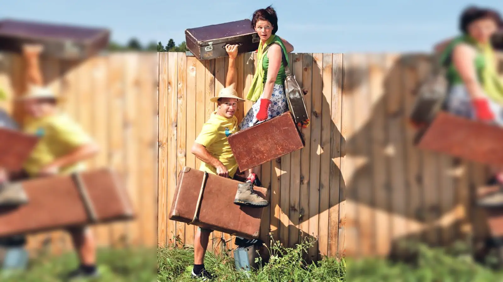 Tinka und Michi sind mit den frechen Socken Zick &amp; Zack auf großer Reise.	 (Foto: VA)