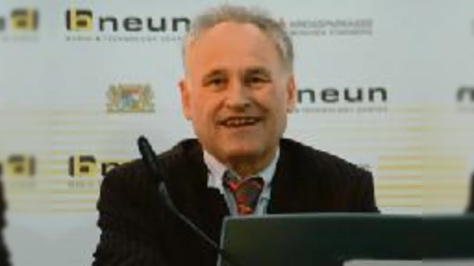 Der bayerische Wirtschaftsminister Erwin Huber beim Sommerfest des Gründerzentrums für Neue Medien in  (Foto: b-neun Media)