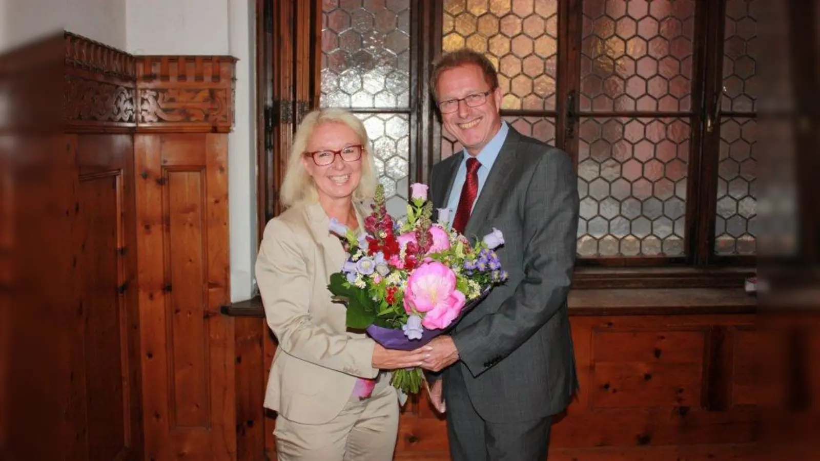 Harald Neubauer (Agentur für Arbeit) begrüßte die neue Jobcenter-Geschäftsführerin Anette Farrenkopf. (Foto: job)