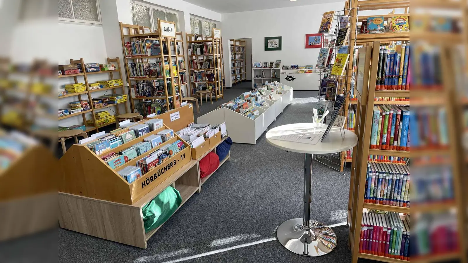 Seit 14. Februar ist die Gemeindebücherei Gräfelfing an ihrem Interimsstandort in der Stefanusstr. 8 geöffnet. (Foto: Birgit Doll)