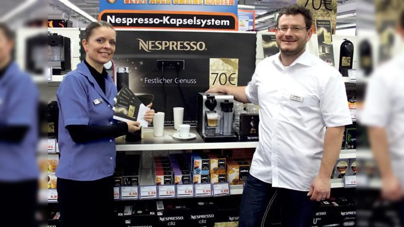 Laden zur kostenlosen Nespresso-Verkostung  (Foto: Saturn-Verkaufsleiterin Andrea Geupert und Nespresso-Experte Marko Wartenberg.)