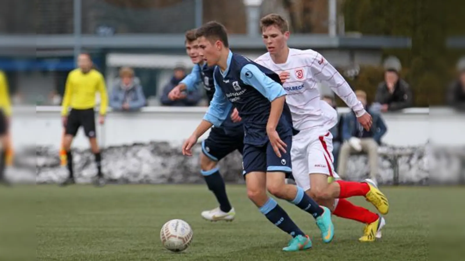 Kämpferisch: Giesinger Juniorenfußball.  (Foto: A. Wild)