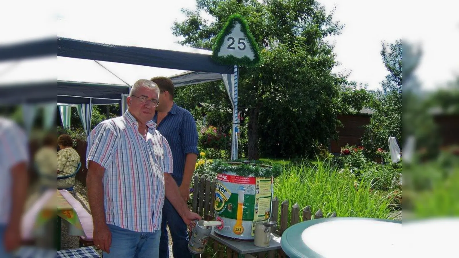 Alfred (Fredl) Wagner ist seit 21 Jahren stolzer Gartler im Kleingartenverein Süd-West 82. Mitten in der grünen Oase wird von Donnerstag, 14. Juli, bis Sonntag, 17. Juli, das 100-jährige Jubiläum der Gartenanlage gefeiert. (Foto: pi)