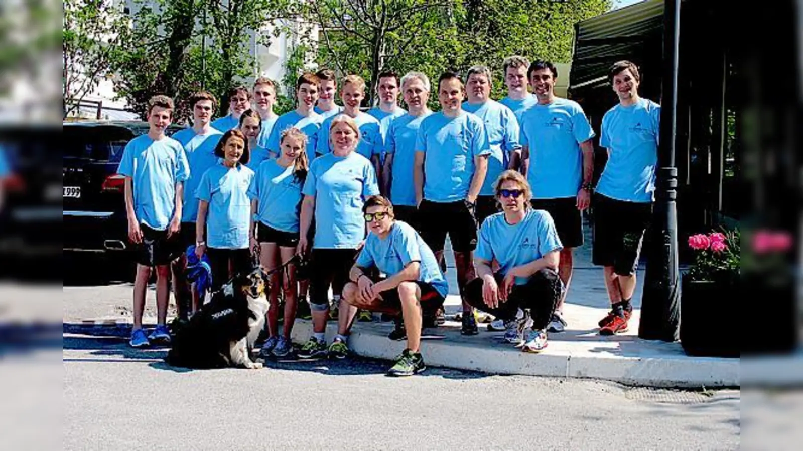 Die Ottobrunner Leichtathleten im Trainingslager an der italienischen Adria. 	 (Foto: privat)