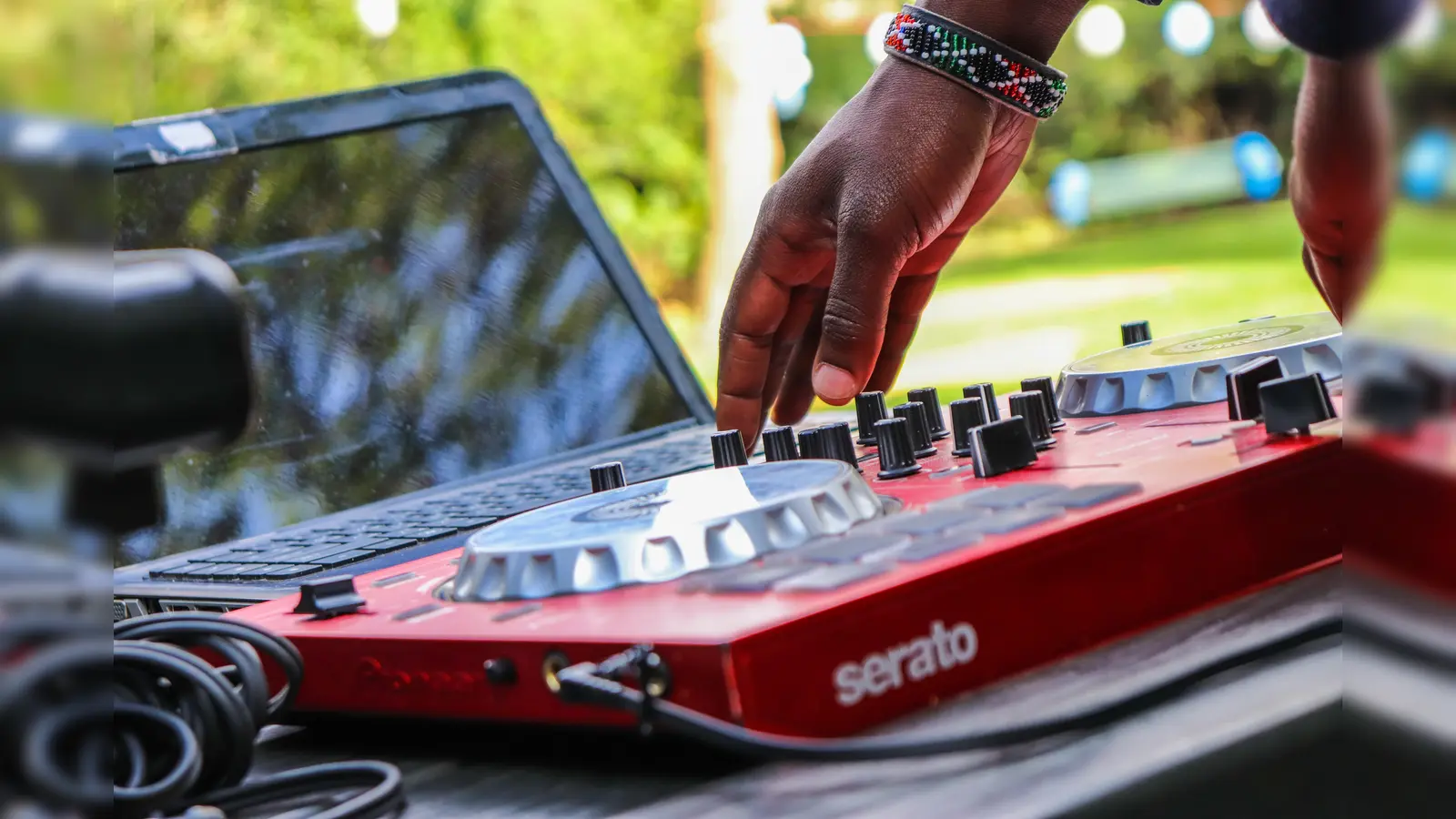 Im Perlacher Forst hat die Polizei eine illegale Geburtstagsparty aufgelöst. (Symbolbild: CC0)