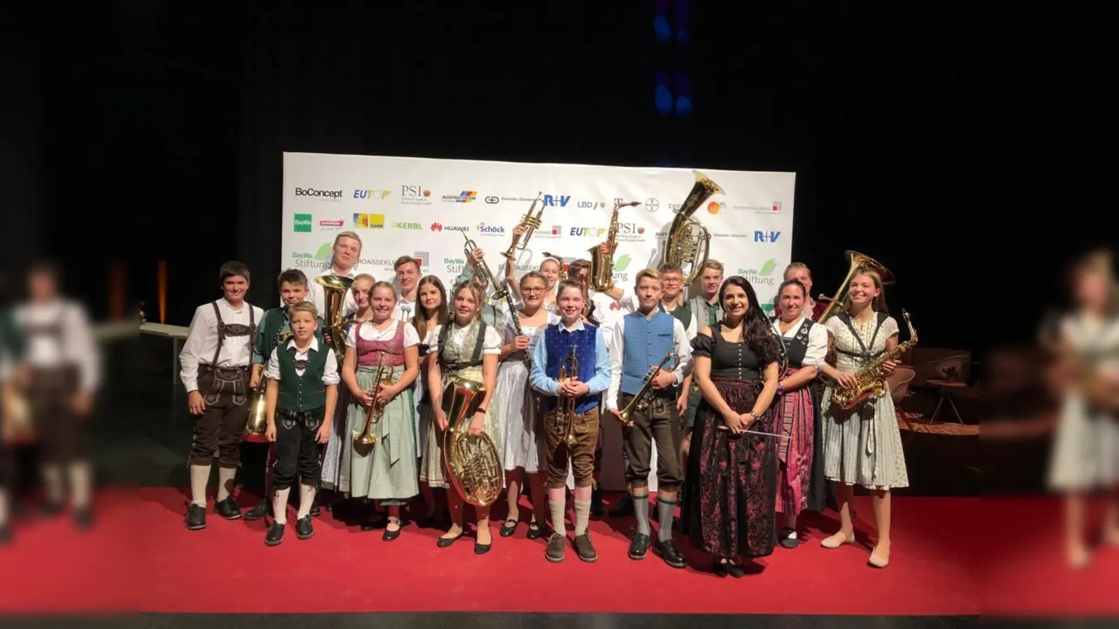 Höchsten musikalischen Genuss bot neben Nachwuchskünstler der Staatsoper München auch die 20-köpfige Jugendkapelle Gelting-Poing. (Foto: Georg Rittler)