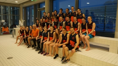 Die Riemerlinger Haie haben bereits jede Menge Siegertreppchen in diesem Jahr erklommen. Die Herren haben die Wiederaufstieg in die 2. Liga geschafft. (Foto: Riemerlinger Haie)