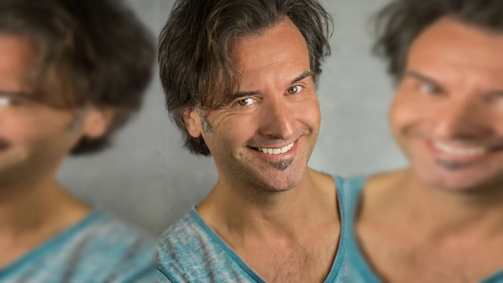 Chris Boettcher mit seinem neuen Musikkabarett "Freischwimmer" zu Gast beim Kulturkreis Ramersdorf-Perlach e.V.. (Foto: VA)