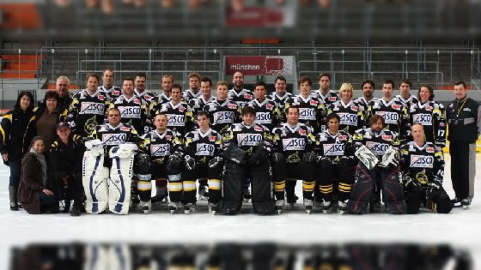 Die Luchse haben sich in der Eishockeybezirksliga Ost durchgesetzt. Jetzt warten schwere Aufgaben auf das Team		 (Foto: MEK)
