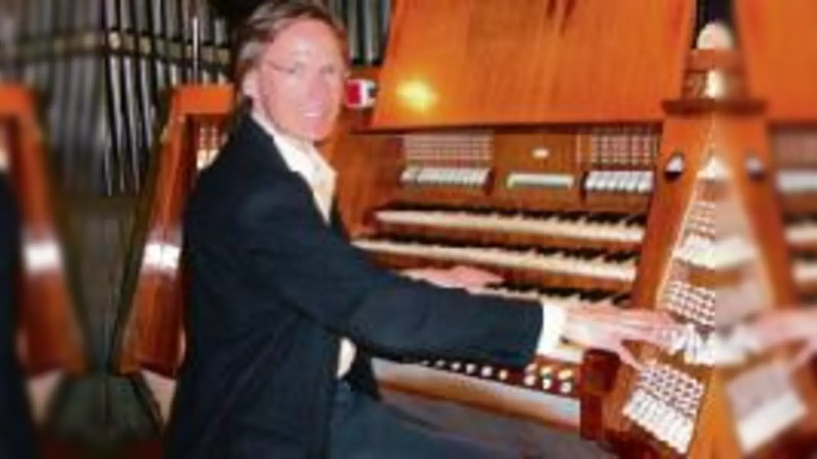 Lädt zum Wiederentdecken des Komponisten Gerard Bunk ein: Organist Armin Becker. 	 (Foto: VA)