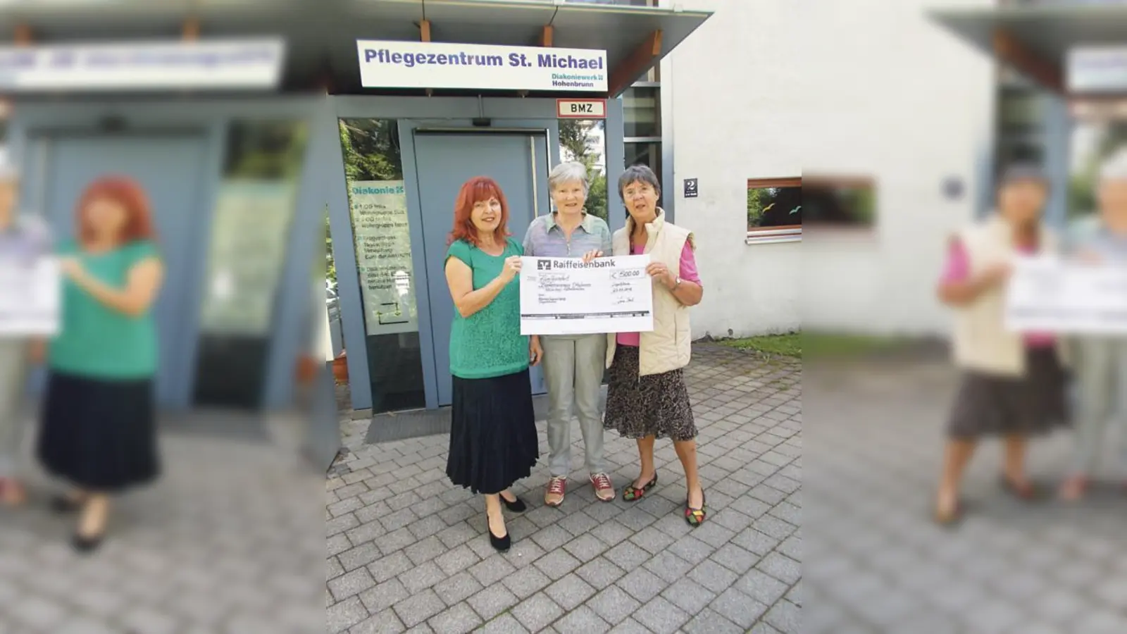 Überreichung eines Schecks über 500 Euro durch Helga Träger und Irene Steele &nbsp;an Ines Imhoff (Spendenbeauftragte) vom Diakonieverein.	 (Foto: VA)