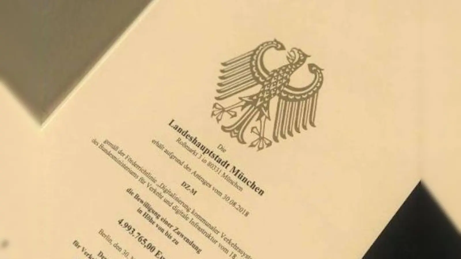 Der Bewilligungsbescheid an das Kommunalreferat nennt als Fördersumme fast 5 Millionen Euro.  (Foto: © Kommunalreferat München)