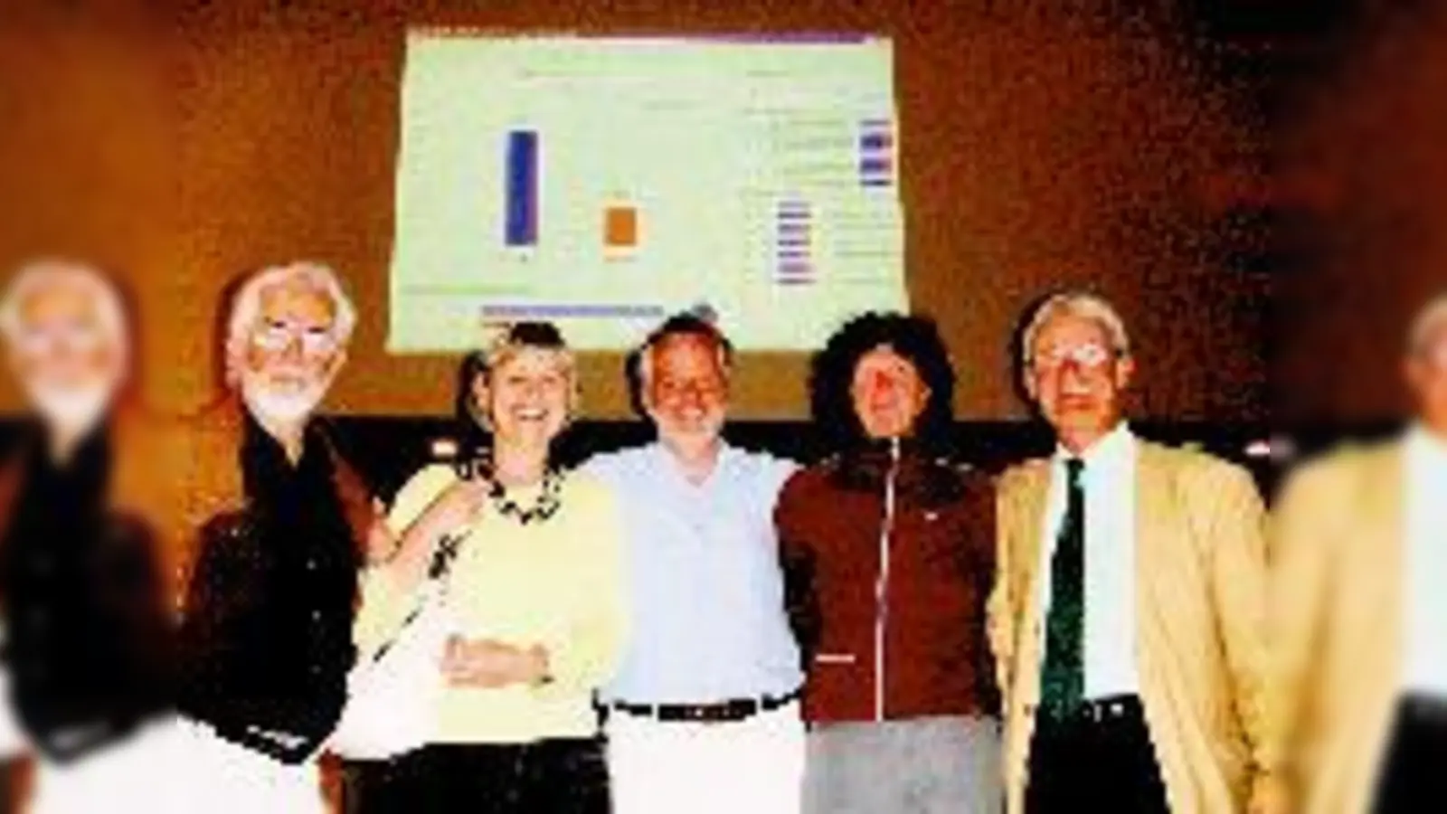 Strahlende Gesichter bei der ILT: Gemeinderäte Fritz Dengler, Renate Meule, Beatrice Brückmann, Bernd von Loeben (v. l.) mit Bürgermeister Jörg Pötke (Mitte).  (Foto: Carola Gruber)