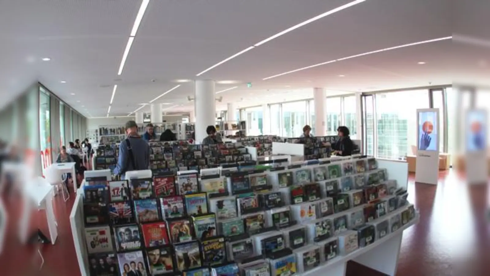 Die Giesinger nahmen ihre neue Stadtbibliothek gleich in Beschlag.	 (Foto: HH)