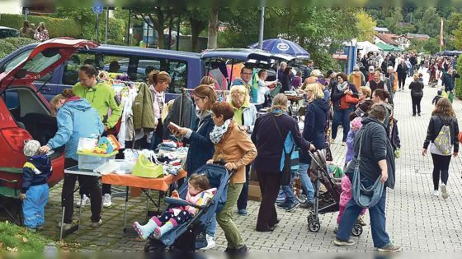 Auch heuer wird wieder bestes »Flohmarktwetter« erwartet, ein buntes Musikprogramm erwartet zusätzlich die Besucher in Aßling. 	 (Foto: Rewe Gruber)