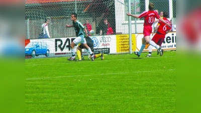 Arash Alireza trifft für den TSV Allach zum zwischenzeitlichen 1:1-Ausgleich. (Foto: pi)
