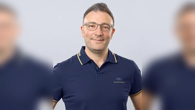 Ihr Kapitän Dr. Tawil begrüßt sie recht herzlich an Board. (Foto: Tawil)