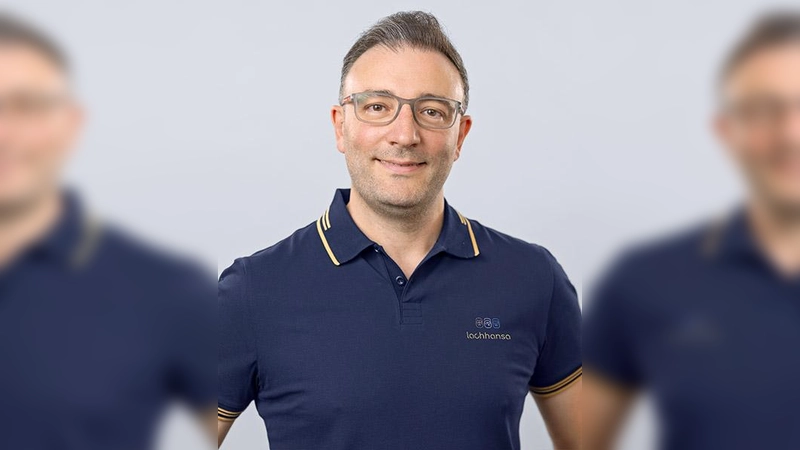 Ihr Kapitän Dr. Tawil begrüßt sie recht herzlich an Board. (Foto: Tawil)