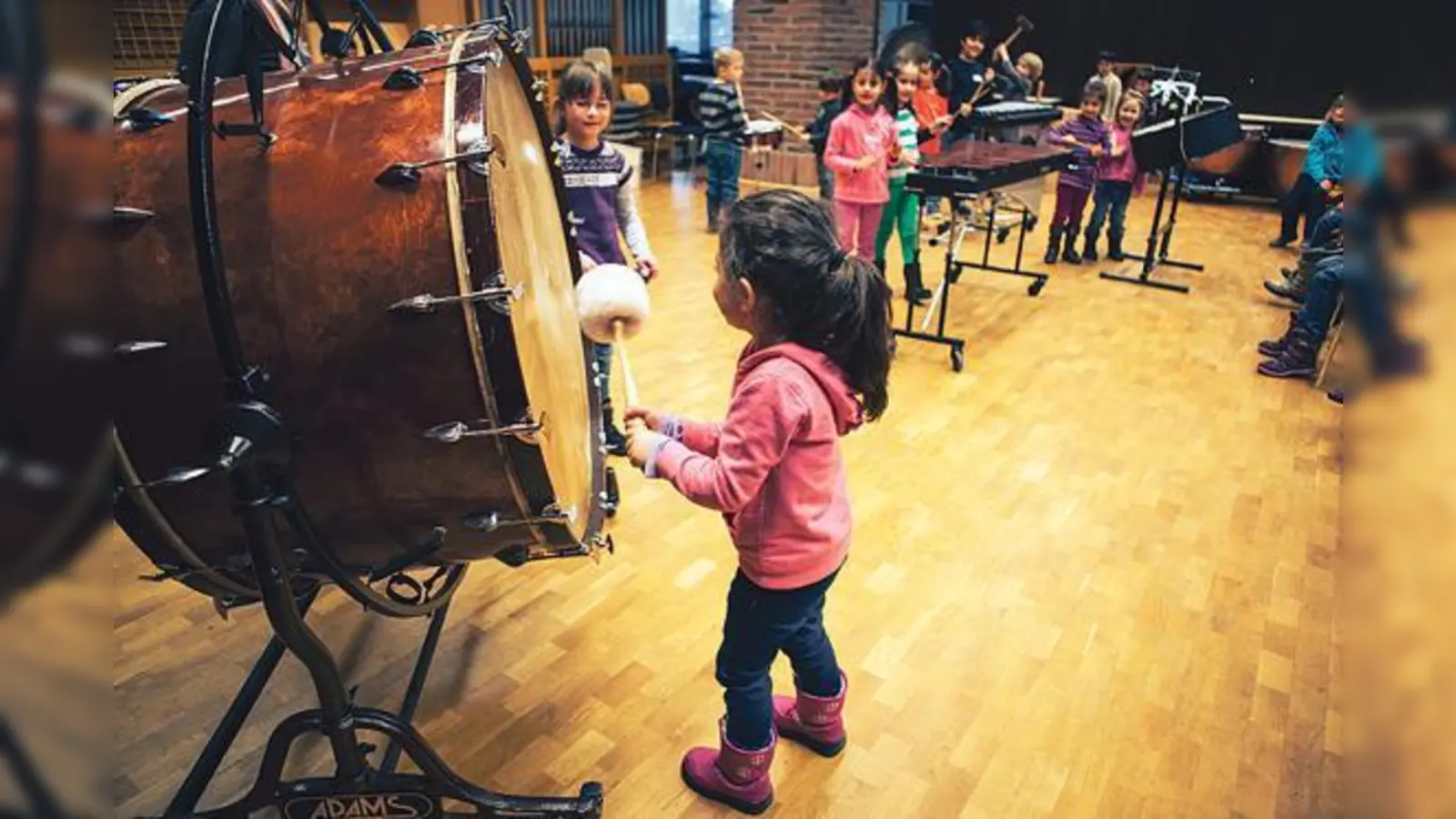 Der Gasteig brummt nicht nur, er pfeift, wummert, klingt und dröhnt. Klingt vor allem laut, aber da ist auch viel Harmonisches dabei.	 (Foto: ©Gasteig München GmbH/Mina Esfandiari)