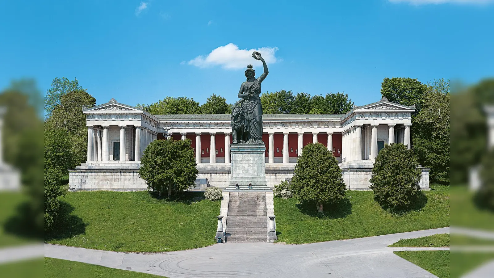 Die größten Verschmutzungen bei der Ruhmeshalles sind auf Tauben, die sich in den Giebelfeldern eingenistet haben, zurückzuführen. (Foto: © Bayerische Schlösserverwaltung)