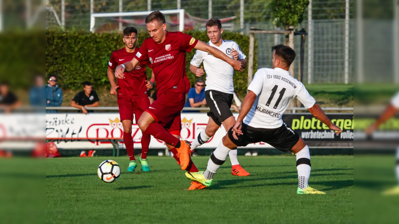 Die Tore von Lukas Riglewski (links) sind gefragt, wenn der Tabellenletzte SV Heimstetten den Klassenerhalt in der Regionalliga Bayern noch schaffen will. (Foto: Christian Riedel)