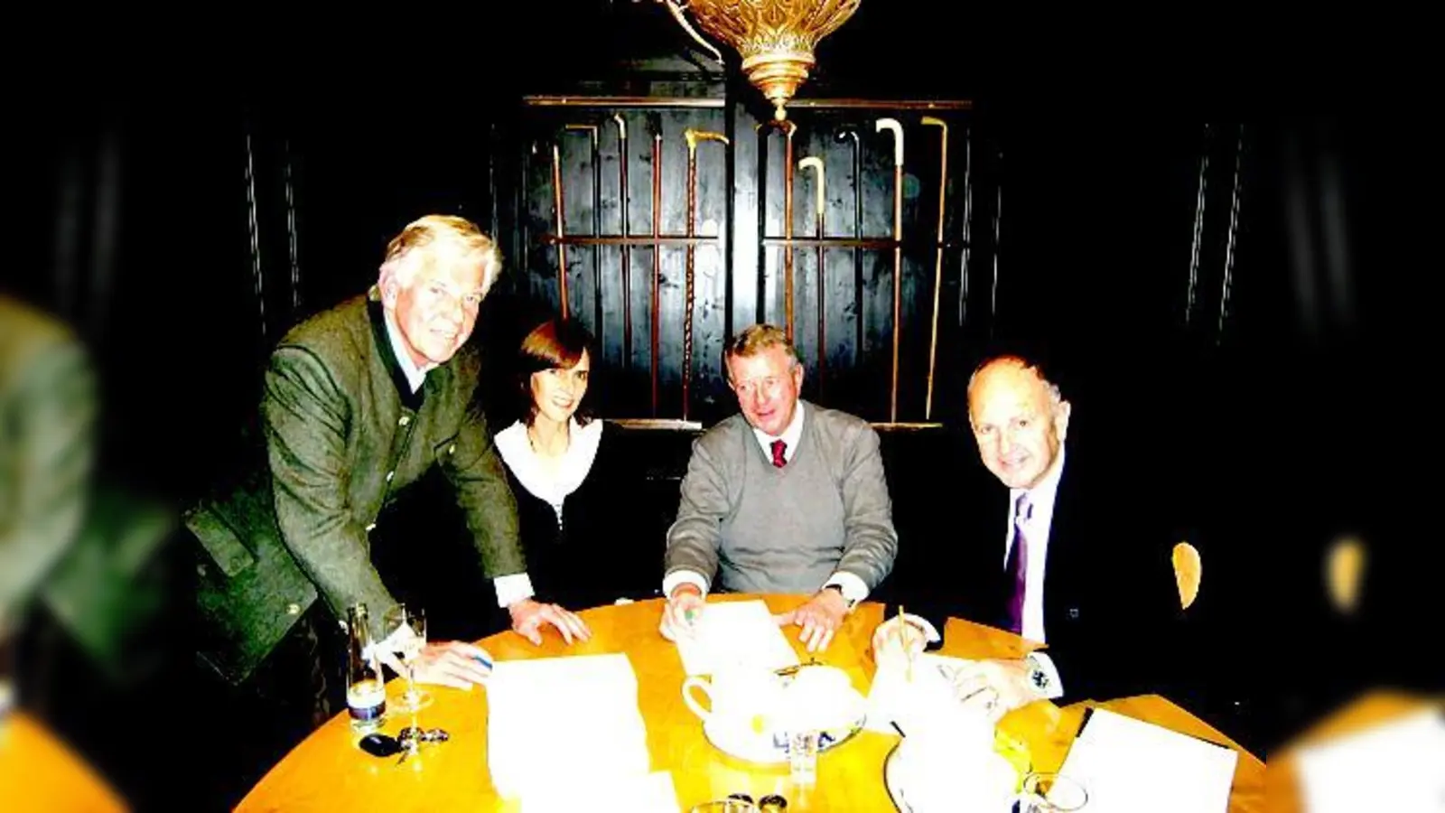 »Die Freunde des Grün Tals« wollen die Traditionsgaststätte retten (v. li.): Max Kühner, Britta Schmidt, Rolf Gerhard Rossius und Thomas Schrade.   	 (Foto: ikb)