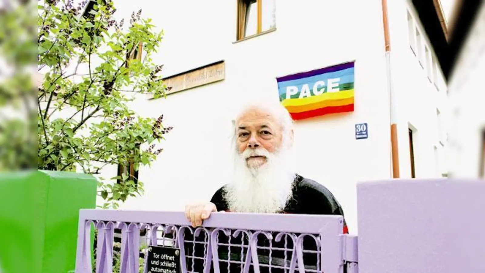 Walter Lorenz ist vor 25 Jahren gemeinsam mit Obdachlosen in die WG »Haus vom heiligen Benedikt Labre« an der Pommernstraße eingezogen. 	 (Foto: ko)