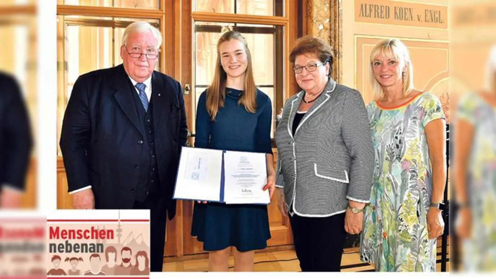 Sophie Behrendt (18) wurde für ihre Seminararbeit geehrt. Die Auszeichnung nahmen (v.l.) Albert Scharf, Präsident des Bayerischen Clubs, Landtagspräsidentin Barbara Stamm und Staatssekretärin Carolina Trautner vor.  (Foto: Rolf Poss, ©Bildarchiv Bayer. Landtag)