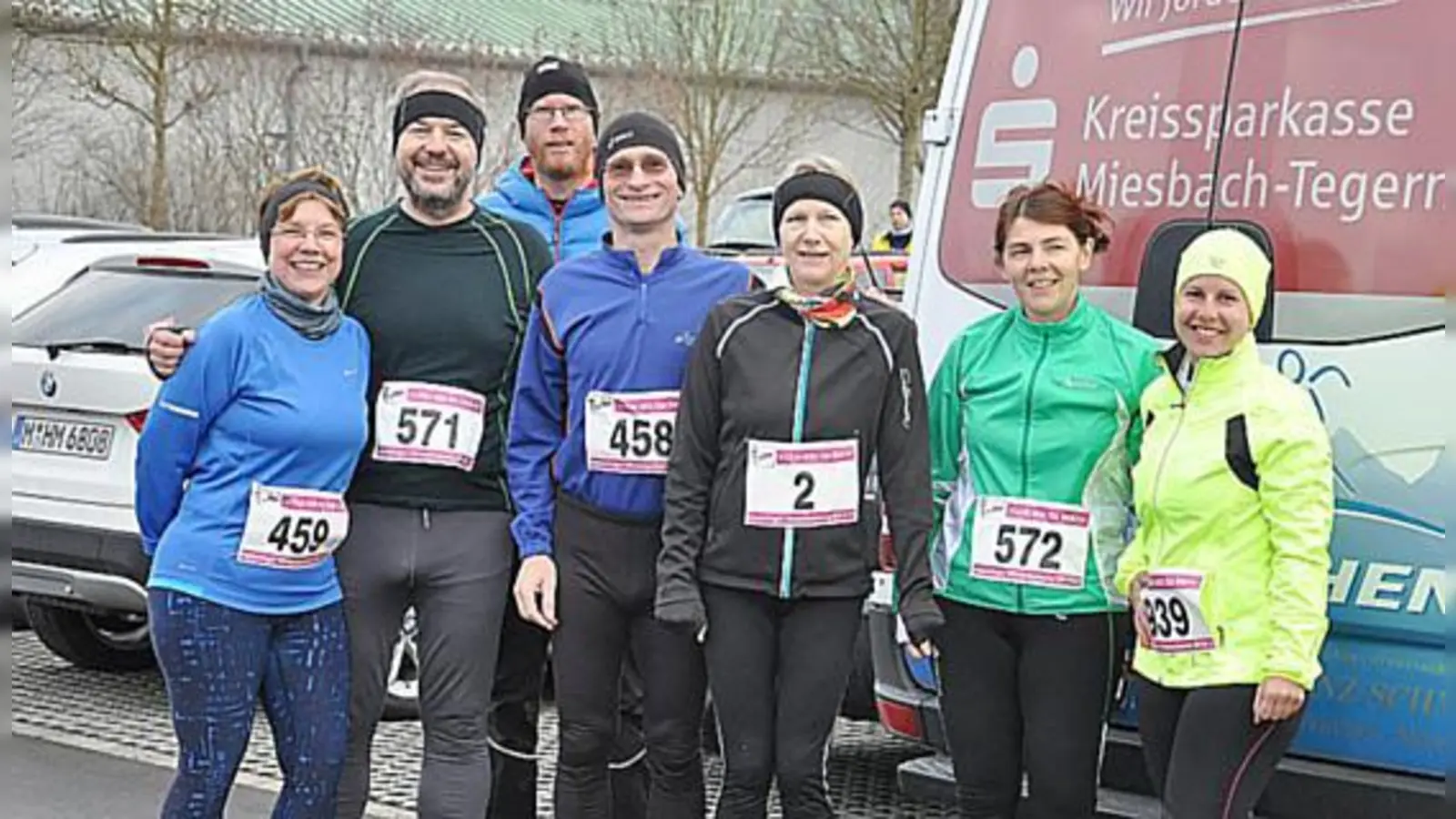 Diese Mitglieder des RSLC Holzkirchen lassen sich beim Ismaninger Lauf auch von der Kälte nicht vom Laufen abhalten.  (Foto: RSLC)