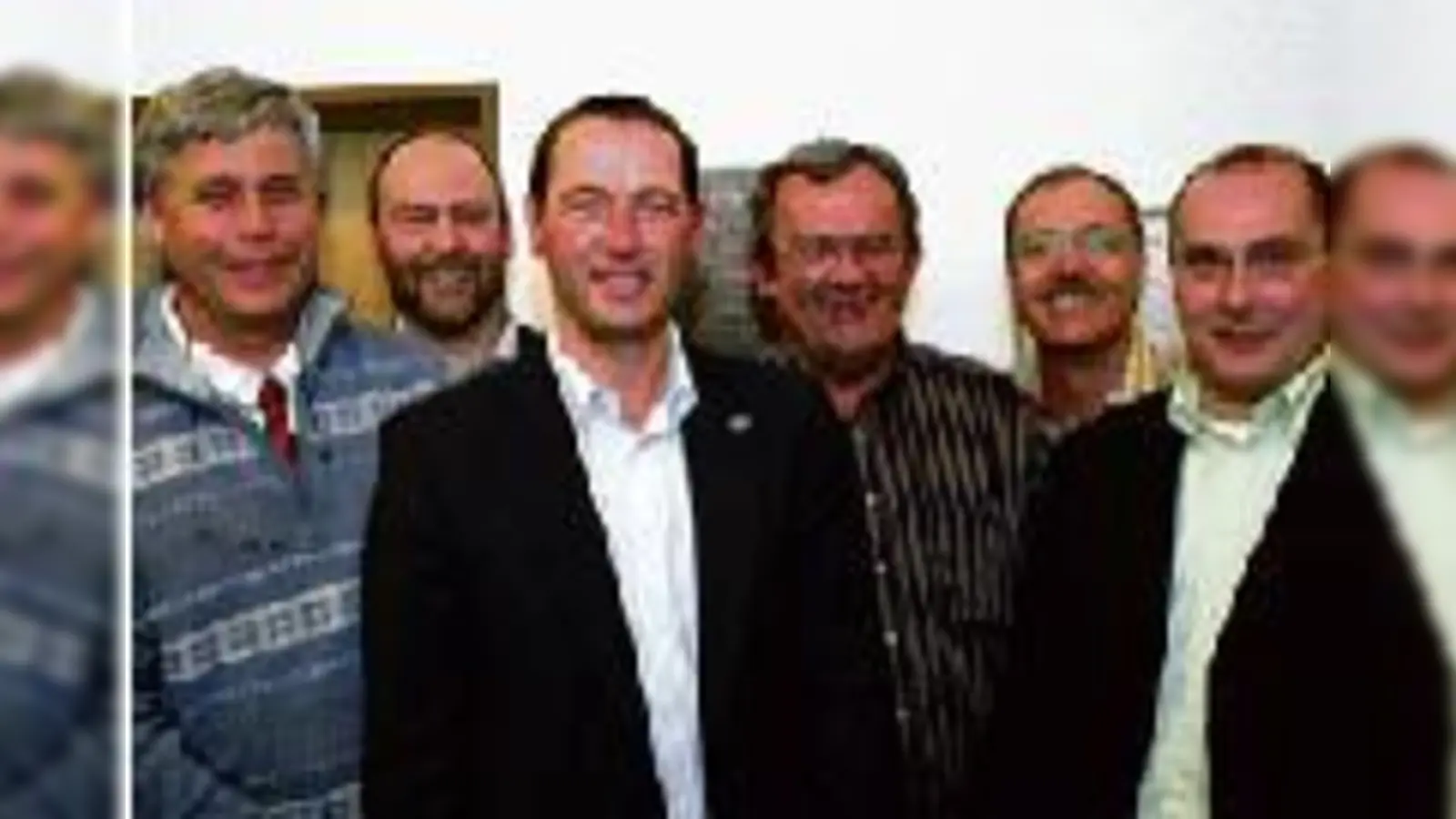 Der alte und neue Vorstand des SV Dornach.  (F: ko)