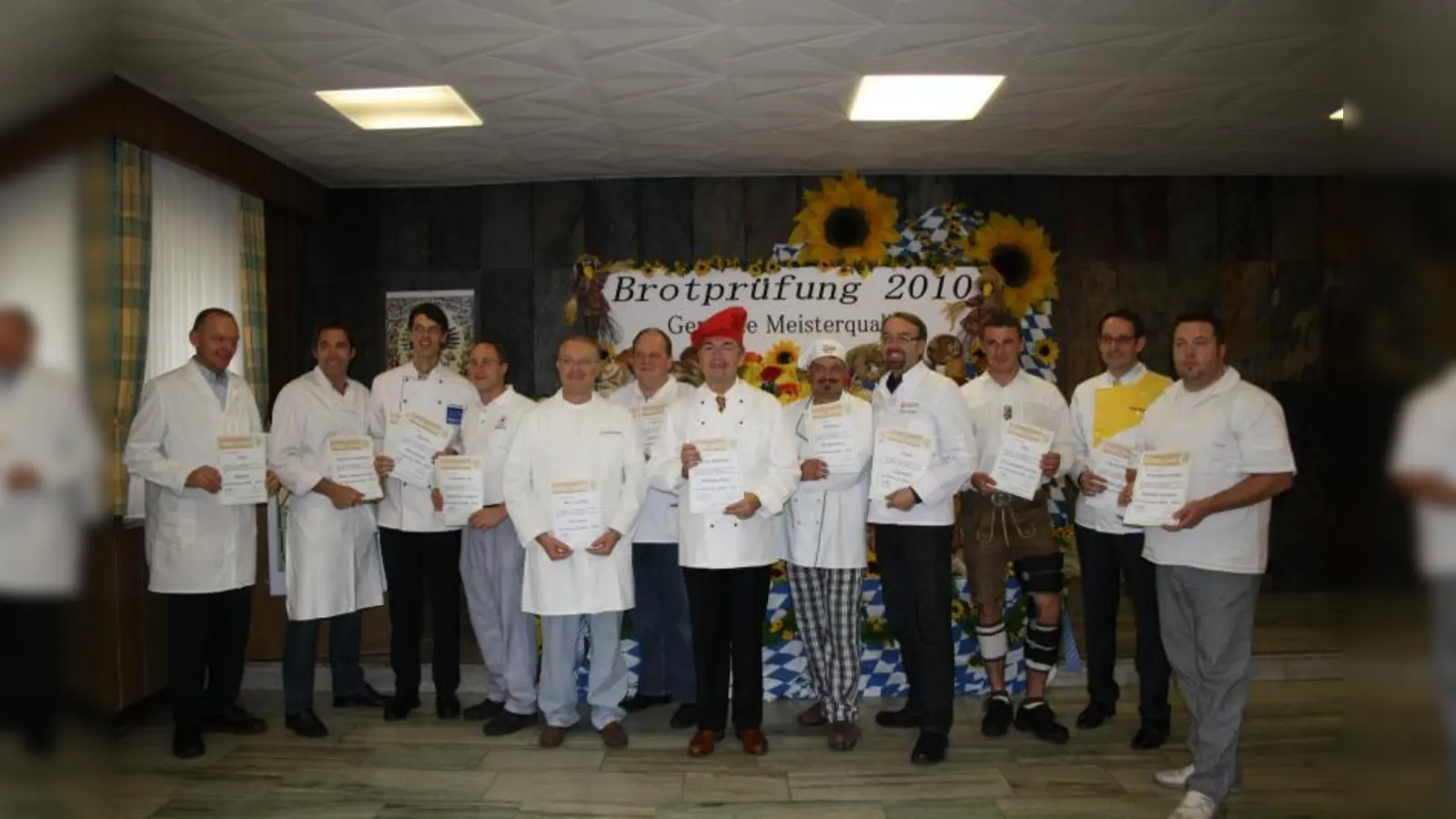 Handwerk auf höchstem Niveau: die Träger des Leistungspreises 2010. (Foto: JD)