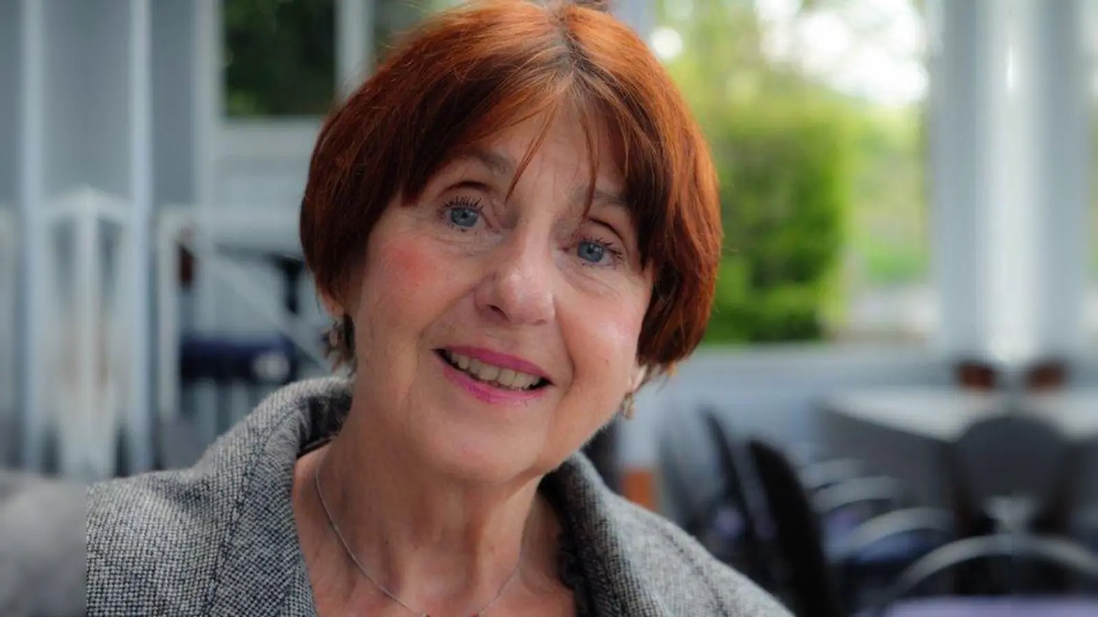 Karin Schreiber liest aus ihrem Versepos. (Foto: Veranstalter)